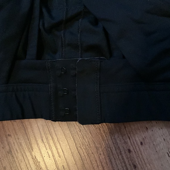 Adjustable black bra - Picture 3 of 3